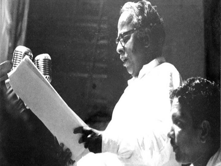 தொடக்கக் கல்வியும், உயர்நிலைக் கல்வியும் காஞ்சிபுரம் பச்சையப்பர் கல்வி நிறவனங்களில் பயின்றார்.
