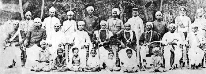 பச்சையப்பர் தொடக்கப்பள்ளியில் அண்ணா படம்உதவி: அறிஞர்அண்ணா.நெட்