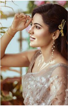 Actress Athulyaa Ravi | என்னடி மாயாவி நீ...- அதுல்யா ரவி போட்டோ ஆல்பம்