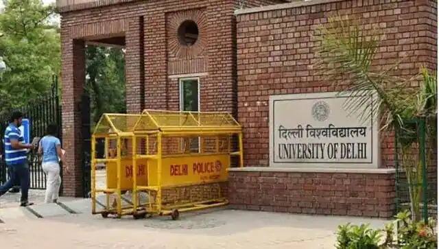 DU Reopening: Delhi University Reopens For UG, PG Final Year Students From Today DU Reopening: Delhi University Reopens For UG, PG Final Year Students From Today