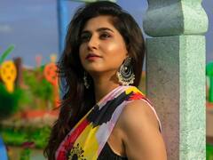 Varshini Photos: పూలచీరలో బుల్లితెర బ్యూటీ..వైరల్ అవుతోన్న వర్షిణి ఫొటోషూట్
