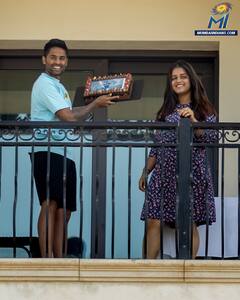 IPL 2021: ముంబయి శిబిరంలో దంపతుల సందడి.. చూస్తారా!