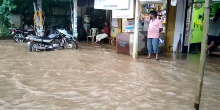 Jhargram Bankura Heavy Rain Results Flood Like Situation People suffers due to Waterlogging Jhargram - Bankura : ফুঁসছে নদী, ভাসছে সেতু, রাস্তায় জল, আতঙ্কে ঝাড়গ্রাম-বাঁকুড়াবাসী