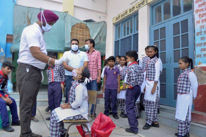 India Continues To Record Less Than 30K Covid Cases, 27,176 Infections Registered In Last 24 Hrs India Covid Cases: దేశంలో స్వల్పంగా పెరిగిన కోవిడ్ కేసులు.. 24 గంటల్లో 27,176..