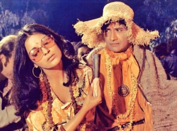 Veteran actress Zeenat Aman reacts after Dum Maro Dum is played at iPhone 13 launch iPhone 13: लॉन्चिंग में बजा एपिक सॉन्ग ‘Dum Maro Dum’, Zeenat Aman ने कुछ यूं किया रिएक्ट