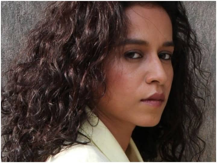 Netizen Calls Actress Tillotama Shome A 'Flop Actor', Here's How She Reacted! Netizen Calls Actress Tillotama Shome A 'Flop Actor', Here's How She Reacted!