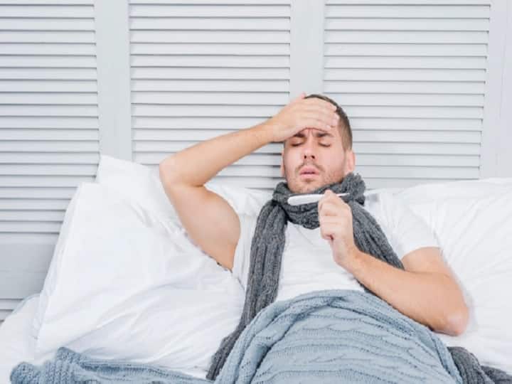 health tips Remove the bitterness of the mouth with these home remedies there is trouble during fever Fever Treatment: बुखार के दौरान मुंह हो जाता है कड़वा, इन घरेलू उपायों से करें दूर