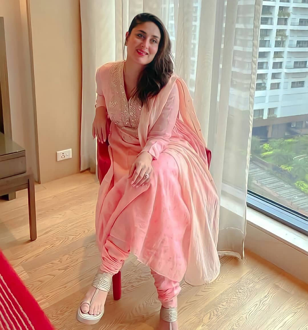 Kareena Kapoor Khan का Style है बाकी एक्ट्रेस से कुछ इस तरह अलग, देखें ये शानदार तस्वीरें