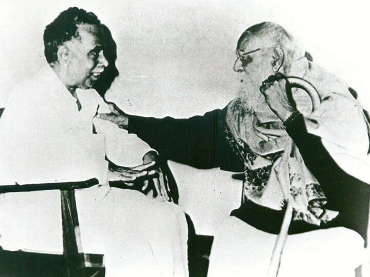 பெரியாரின் அரவணைப்பில் அண்ணா