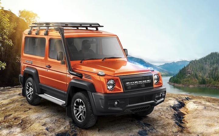 ਦਮਦਾਰ ਇੰਜਨ: ਸੈਕਿੰਡ ਜੈਨਰੇਸ਼ਨ Gurkha 'ਚ BS6 ਸਟੈਂਡਰਡ ਦੇ ਨਾਲ 2.6 ਲੀਟਰ ਡੀਜ਼ਲ ਇੰਜਨ ਮਿਲੇਗਾ, ਜੋ 90bhp ਦੀ ਪਾਵਰ ਪੈਦਾ ਕਰਦਾ ਹੈ। ਇਹ ਇੰਜਨ 5 ਸਪੀਡ ਮੈਨੁਅਲ ਗਿਅਰਬਾਕਸ ਨਾਲ ਲੈਸ ਹੋਵੇਗਾ। ਨਾਲ ਹੀ ਇਸ 'ਚ ਫੋਰ ਵ੍ਹੀਲ ਡਰਾਈਵ (4x4) ਵੀ ਉਪਲੱਬਧ ਹੋਵੇਗਾ। ਗੱਡੀ 'ਚ ਡਬਲ ਹਾਈਡ੍ਰੌਲਿਕ ਸਪਰਿੰਗ ਕੋਇਲ ਸਸਪੈਂਸ਼ਨ ਅਤੇ 17 ਇੰਚ ਟਿਊਬਲੈੱਸ ਟਾਇਰ ਹੋਣਗੇ।