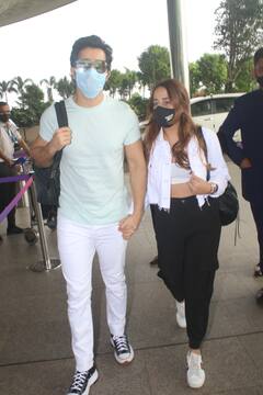 पत्नी Natasha Dalal के साथ छुट्टियां मनाने रवाना हुए  Varun Dhawan, एयरपोर्ट से सामने आईं इस कपल की क्यूट तस्वीरें