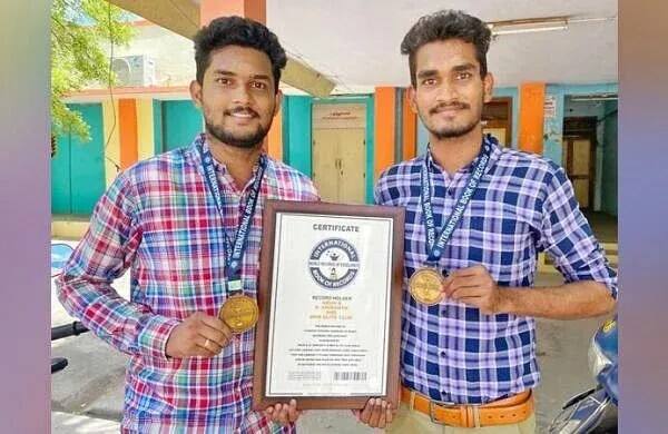 Brother Duo from TN District Plant 5,000 Saplings in 48 Hours to Enter Record Book Indian Book of Records: ఈ సోదరులు 48 గంటల్లో 5000 మొక్కలు నాటారు... ఇంటర్నేషనల్ బుక్ ఆఫ్ రికార్డ్స్‌లో చోటు దక్కించుకున్నారు
