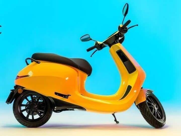 Ola selling 4 electric scooters per second, says company co-founder after sale commences Ola scooter  | ஒரு நொடிக்கு 4 ஸ்கூட்டர் புக்கிங்... பரபரவென முன்பதிவாகும் ஓலா ஸ்கூட்டர்!