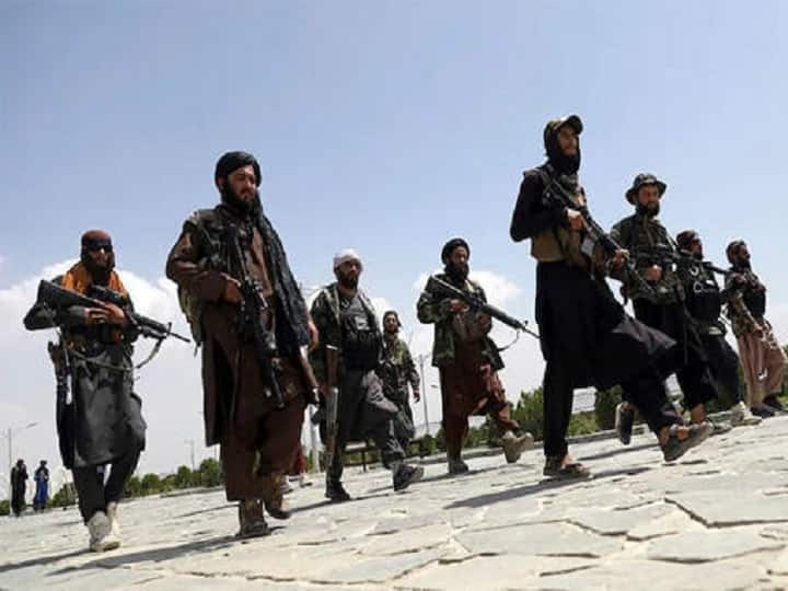 अफगानिस्तान में अपना असली चेहरा दिखाने लगा तालिबान, दाढ़ी काटने वालों को शरिया के मुताबिक सजा का फरमान