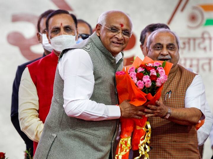 भूपेंद्र यादव ने पुराने मंत्रियों को हटाए जाने के फैसले पर कहा कि नया नेतृत्व आया है, परिवार में नए लोगों को बढ़ाया जाता है. पुराने लोगों का मार्गदर्शन रहेगा. सभी मिलकर ही फैसला ले रहे हैं.