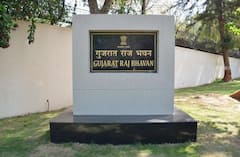 ગાંધીનગર: રાજભવનમાં તૈયારીઓ પૂર્ણ, પોસ્ટરો તથા બેનરો લગાવવાની કામગીરી શરુ, જુઓ ગુજરાતી ન્યુઝ