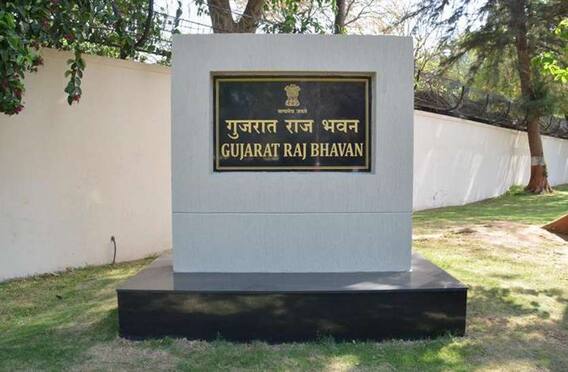 ગાંધીનગર: રાજભવનમાં તૈયારીઓ પૂર્ણ, પોસ્ટરો તથા બેનરો લગાવવાની કામગીરી શરુ, જુઓ ગુજરાતી ન્યુઝ