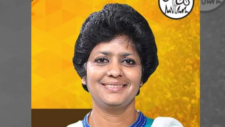 not under any pressure, arpita Ghosh resigned as an MP to work for the party Kolkata: ''চাপে নয়, দলের কাজ করতে সাংসদ পদে ইস্তফা'', প্রতিক্রিয়া অর্পিতা ঘোষের