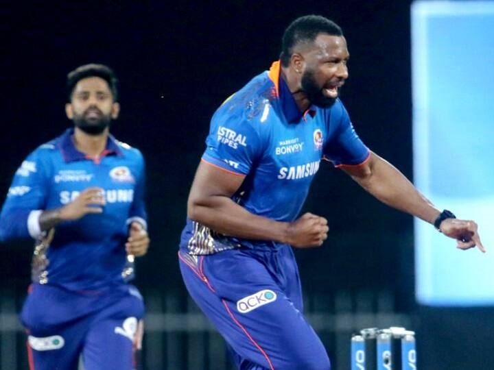 मुंबई इंडियंस के मिडिल ऑर्डर में सूर्याकुमार, ईशान किशन, किरण पोलार्ड और हार्दिक पांड्या जैसे पावर हिटर मौजूद हैं. सूर्याकुमार और ईशान किशन टी20 वर्ल्ड कप के लिए टीम इंडिया में जगह बनाने में कामयाब रहे हैं. ये दोनों खिलाड़ी आईपीएल 14 के बाकी बचे मैचों में अपने सिलेक्शन को सही साबित करने की कोशिश करेंगे. हार्दिक पांड्या और पोलार्ड बीते कई सालों से मुंबई इंडियंस की टीम का अहम हिस्सा हैं.