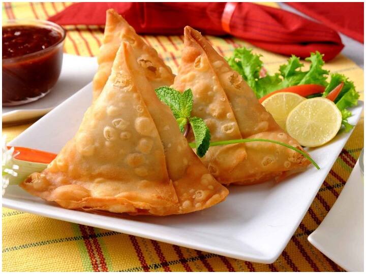 Navratri 2021: नवरात्रि में फलाहार में बनाकर खाएं टेस्टी Kuttu Samosa , जाने बनाने की रेसिपी Navratri 2021, Make and eat Tasty Kuttu Samosa in Navratri And Kuttu Samosa Recipe Navratri 2021: नवरात्रि में फलाहार में बनाकर खाएं टेस्टी Kuttu Samosa , जाने बनाने की रेसिपी