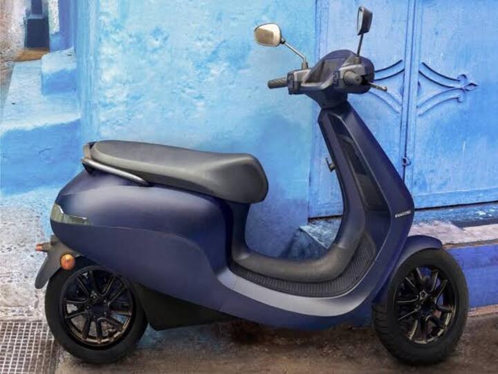 Ola scooter  | ஒரு நொடிக்கு 4 ஸ்கூட்டர் புக்கிங்... பரபரவென முன்பதிவாகும் ஓலா ஸ்கூட்டர்!