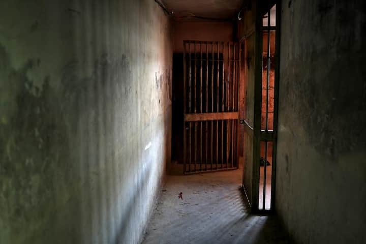 கடந்த ஆட்சிக் காலத்தைப் போல அல்லாமல், தற்போதைய ஆட்சி வேறு வகையில் இருக்கும் என நாட்டைக் கட்டுப்படுத்தியவுடன் அறிவித்தனர்