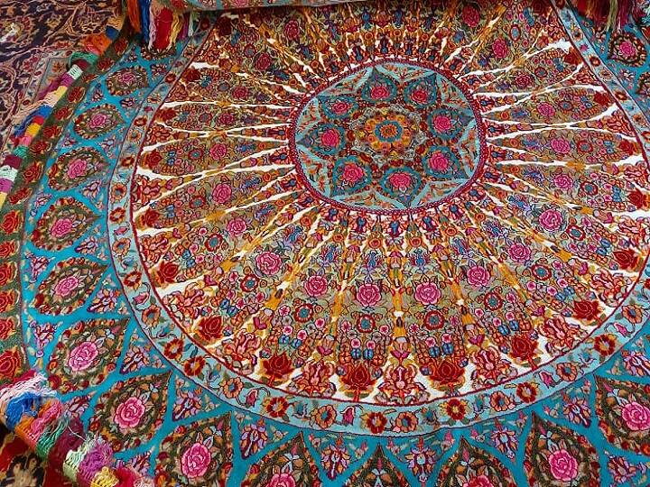 Calligraphy on Carpets: A young entrepreneur infuses new skill in traditional craft of Carpet making ANN कालीन पर कैलीग्राफी:  पारंपरिक कला को नया जीवन देने की कोशिश में कुछ कश्मीरी युवा