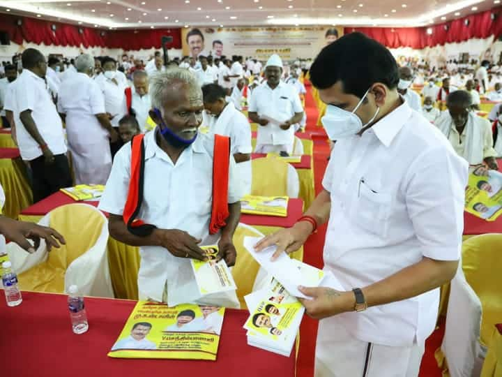 Ceremony to pay homage to 250 DMK senior pioneers in Karur கரூர் திமுக முன்னோடிகளுக்கு  வெங்கடாஜலபதியாக மாறிய செந்தில் பாலாஜி...!