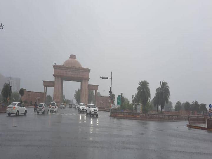 Rain in Uttar Pradesh: राजधानी लखनऊ और आसपास के जिलों में मूसलाधार बारिश, कई इलाके जलमग्न
