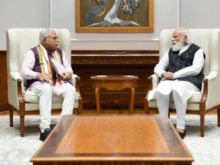 Haryana CM Manohar Lal Khattar Meets PM Narendra Modi in Delhi ML Khattar Meets PM Modi: पीएम मोदी से मिले हरियाणा के CM मनोहर लाल खट्टर, किसान आंदोलन को लेकर हुई चर्चा