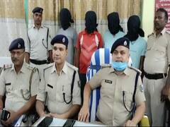 बिहार: वोटरों को लुभाने के लिए शराब पिला रहे थे मुखिया, पुलिस ने किया गिरफ्तार, तीन अन्य को भी दबोचा