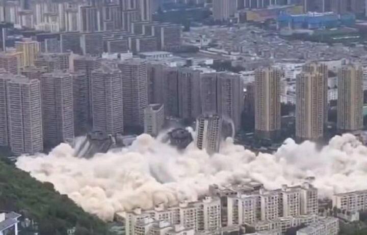 China Demolish 15 Sky crappers together video viral Viral Video:  चीन ने एक साथ 15 गगनचुंबी इमारतों को गिराया, सोशल मीडिया पर वीडियो देख सभी दंग