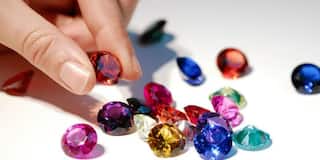 આપની રાશિ મુજબ આપના માટે ક્યું રત્ન ધારણ કરવું શુભ છે. જાણો ક્યાં છે બારેય રાશિના શુભ રત્ન