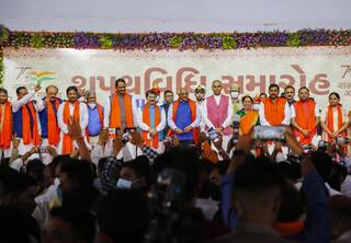 ગુજરાતના મંત્રીમંડળને કોરોનાનું ગ્રહણ, કયા બે મંત્રીને હોસ્પિટલમાં કરવા પડ્યા દાખલ? જાણો વિગત