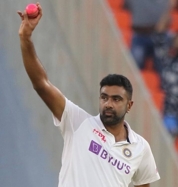 இதுவரை 79 டெஸ்ட் போட்டிகளில் விளையாடி உள்ள அஸ்வின் 413 விக்கெட் வீழ்த்தி அசத்தியுள்ளார். அத்துடன் 111 ஒருநாள் போட்டிகளில் களமிறங்கி 150 விக்கெட் வீழ்த்தியுள்ளார்.