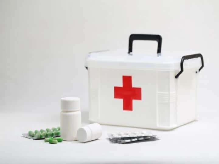 Put these things in first aid box to prevent any problem in emergency First Aid Box: इन चीजों को फर्स्ट एड बॉक्स में जरूर रखें, आपात स्थिति में नहीं होगी कोई परेशानी