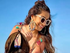 Raai Laxmi Photos: బీచ్‌లో గుర్రంపై రత్తాలు.. మాటల్లేవ్.. మాట్లాడుకోవడాల్లేవ్