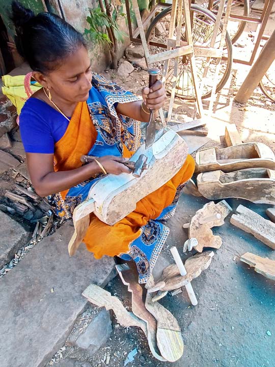 அழிவின் விளம்பில் தஞ்சாவூர் மரக்குதிரைகள் - இலவசமாக கூட கற்றுக்கொள்ள விரும்பாத இளைஞர்கள்