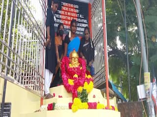 History of the statue of Periyar installed near Sankaramadam Kanchipuram காஞ்சிபுரம் சங்கர மடம் எதிரே உள்ள பெரியார் சிலை - சிலைக்கு பின்னால் உள்ள வரலாறு தெரியுமா?