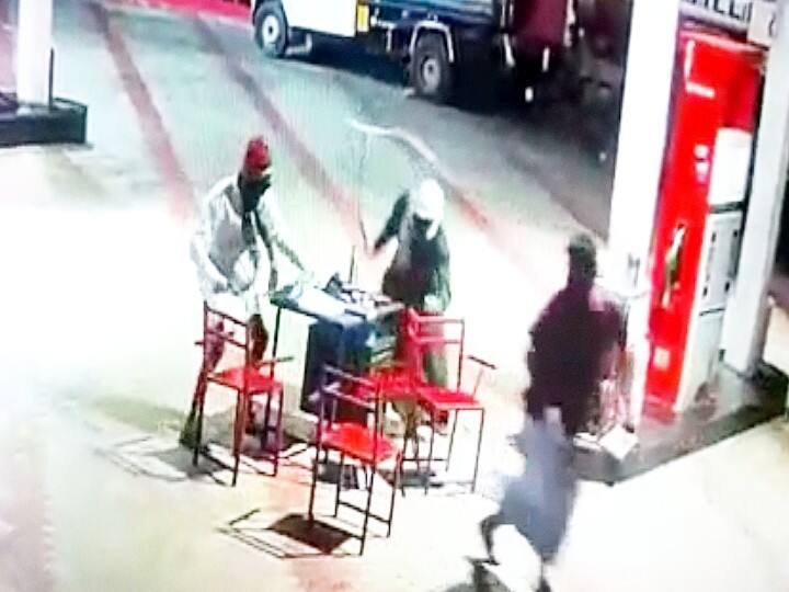 Ramanathapuram: Three masked robbers were arrested at a petrol station in the kizhakarai கீழக்கரையில் பெட்ரோல் பங்கில் கொள்ளையடித்த 3 இளைஞர்கள் திருப்பூரில் கைது