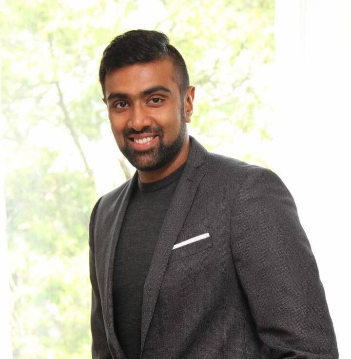 கடைசியாக கடந்த ஆண்டு இங்கிலாந்து அணிக்கு எதிராக சென்னையில் நடைபெற்ற போட்டியில் 5ஆவது சதத்தை அடித்து அசத்தினார்.
