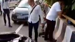 Road Accident: কানে হেডফোন দিয়ে বেপরোয়া গতিতে যুবককে ধাক্কা গাড়ি চালকের । Bangla News