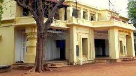 Visva Bharati University: ‘কেন পড়ুয়া আন্দোলনে সামিল?’, বিশ্বভারতীর সাসপেন্ড হওয়া অধ্যাপককে ফের শোকজ | Bangla News