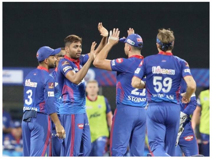 Delhi Capitals: आईपीएल 2021 के दूसरे हाफ का आगाज़ 19 सितंबर से होने जा रहा है. पहले हाफ में दिल्ली कैपिटल्स का प्रदर्शन शानदार रहा था. वो प्वाइंट टेबल में टॉप पर बनी हुई है. दिल्ली ने अब तक आठ में से छह मैच जीते हैं. (फोटो आईपीएल ट्विटर)
