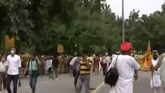 Akali Dal Protest: कृषि कानूनों के खिलाफ रकाबगंज गुरुद्वारा के पास विरोध प्रदर्शन | Ground Report