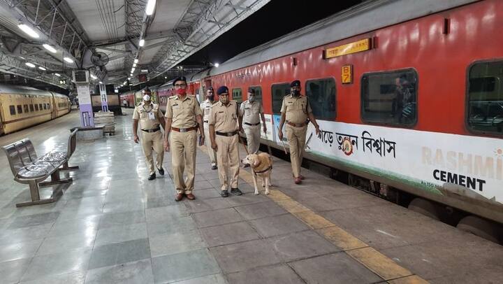 झाकीर हुसेन शेख हा धारावीतील जान मोहम्मद शेख उर्फ समीर कालीया याचा हॅन्डलर होता.