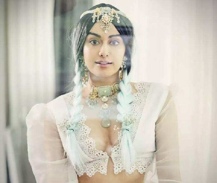 இளமை தாகம் இதுவே இதுவே மிக இனிமையே