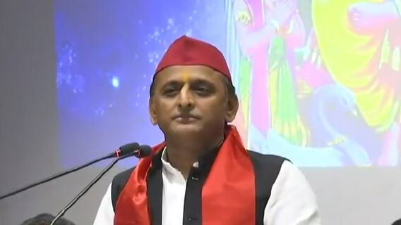Akhilesh Yadav ने SP कार्यकर्ताओं को किया आगाह, कहा- EVM और DM से सावधान रहें | UP Election