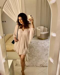 Raveena Tandon Photos: 47 साल की उम्र में रवीना टंडन ने शेयर की ग्लैमरस तस्वीरें, लुक्स के खूब हो रहे चर्चे