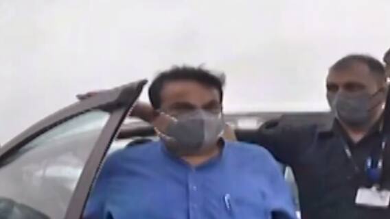 કેન્દ્રીય માર્ગ-પરિવહન મંત્રી નીતિન ગડકરીનું મુંબઈ-દિલ્લી વચ્ચે બની રહેલો ગ્રીન ફિલ્ડ એક્સપ્રેસ હાઇવે પર નિરીક્ષણ